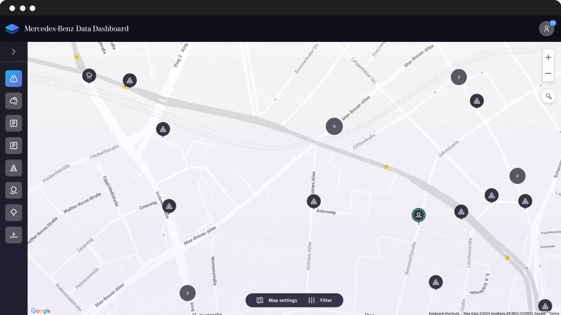 Thanks to the Mercedes-Benz vehicle fleet, you can find out about potholes, for example, detected by the vehicle sensors.