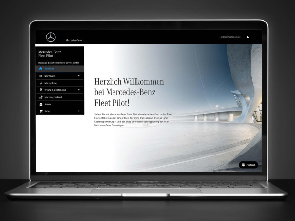 Darstellung des Mercedes-Benz Fleet Pilot Welcome Screens auf einem Laptop